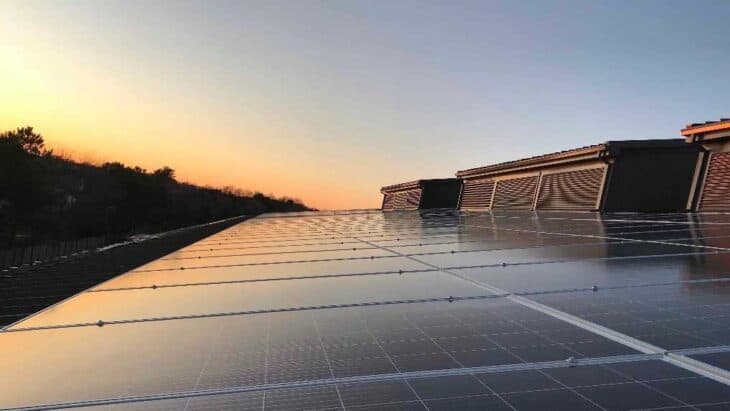 roof top solar at commercial building